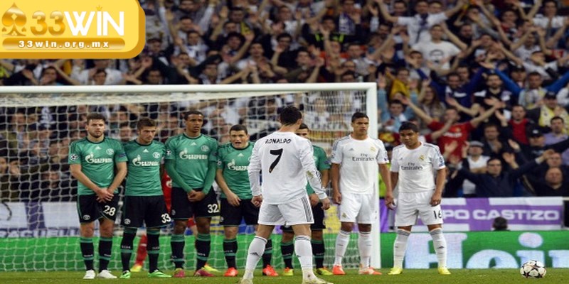 Đá phạt bóng đá và những thông tin quan trọng bạn cần biết 2 Trong bóng đá có nhiều loại đá phạt khác nhau được sử dụng thường xuyên